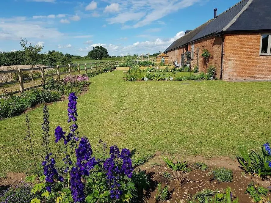 Sweet Meadow Lodge Exeter