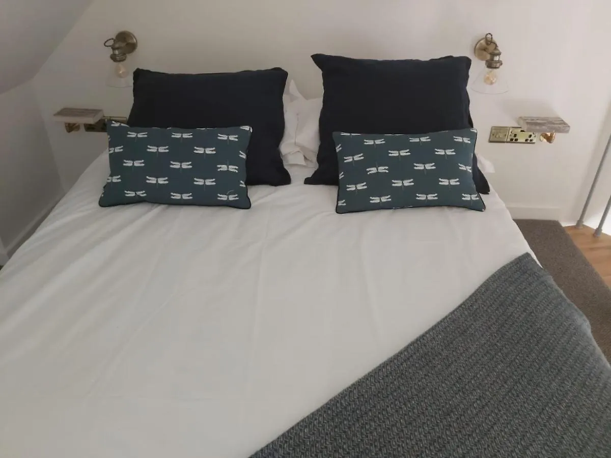 Sweet Meadow Lodge Exeter