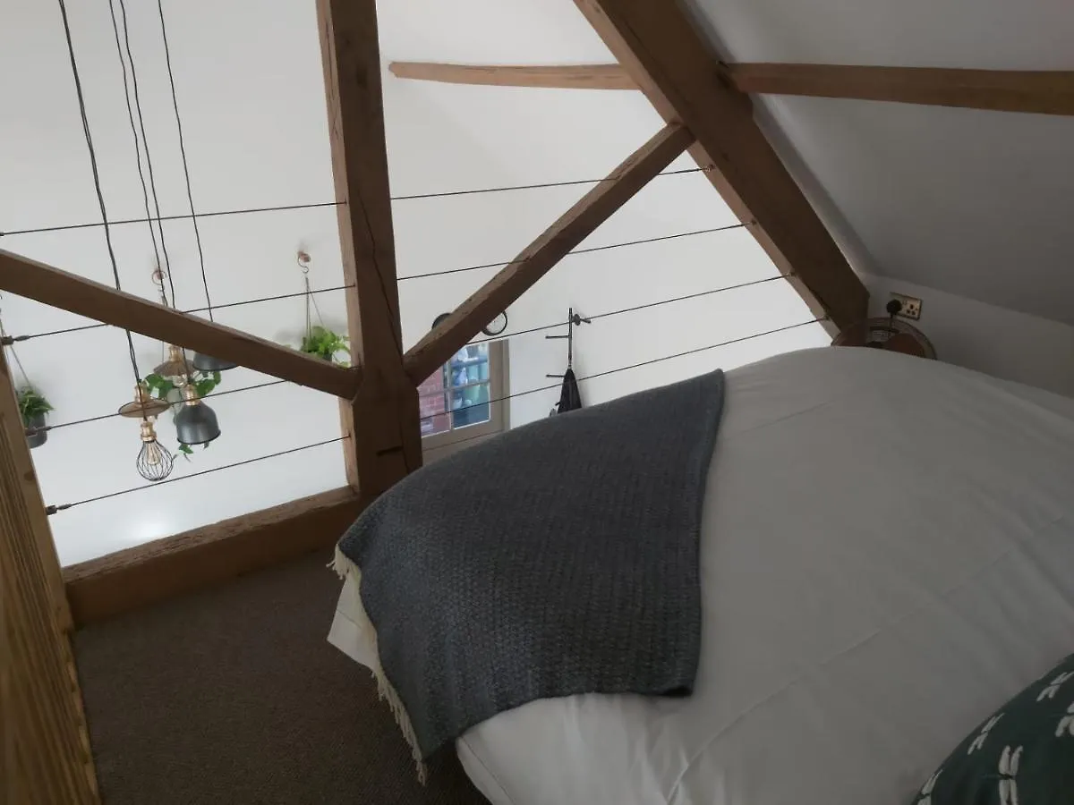 Sweet Meadow Lodge Exeter 0*,